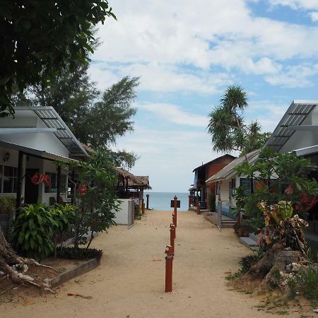 Bluesky Beach Bungalows Ko Lanta Екстериор снимка
