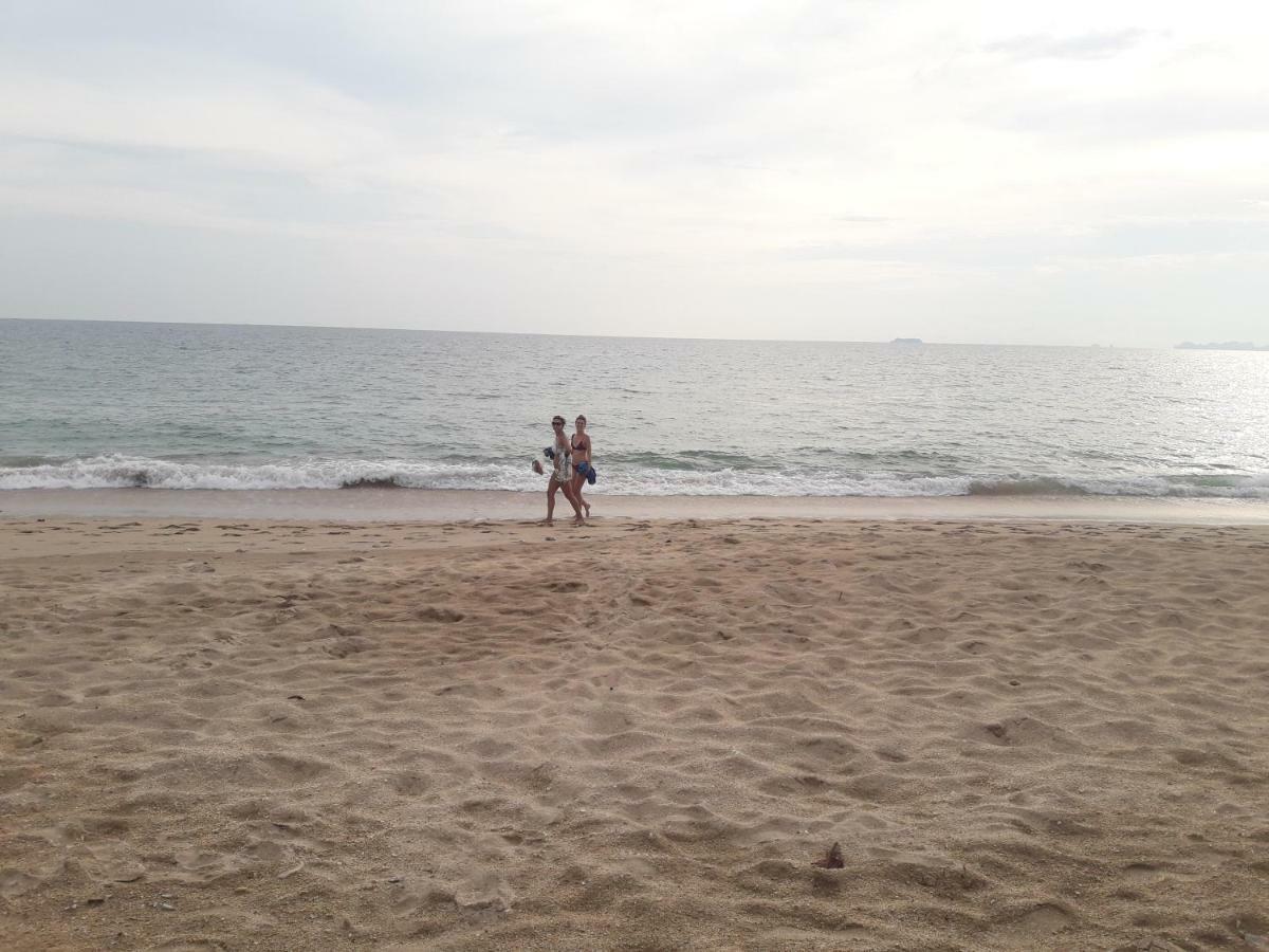 Bluesky Beach Bungalows Ko Lanta Екстериор снимка