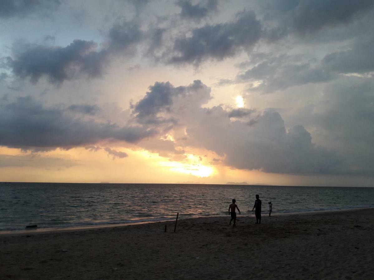 Bluesky Beach Bungalows Ko Lanta Екстериор снимка