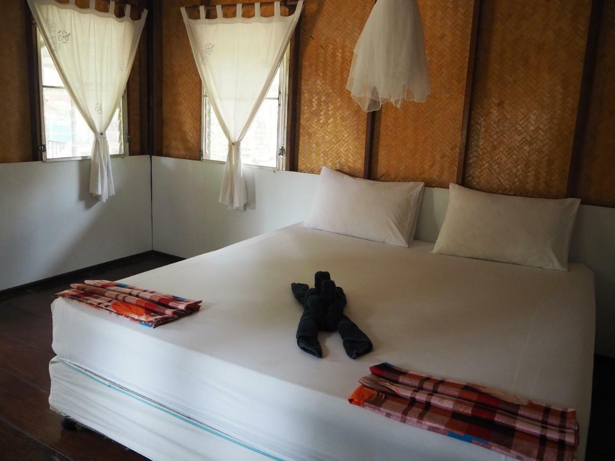 Bluesky Beach Bungalows Ko Lanta Екстериор снимка
