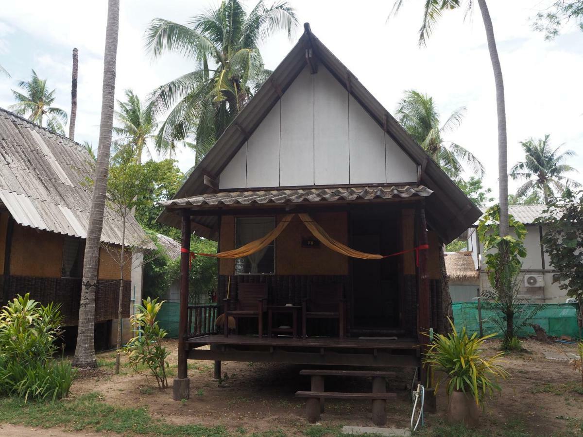 Bluesky Beach Bungalows Ko Lanta Екстериор снимка