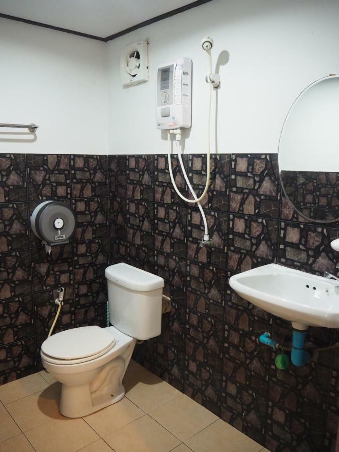 Bluesky Beach Bungalows Ko Lanta Екстериор снимка