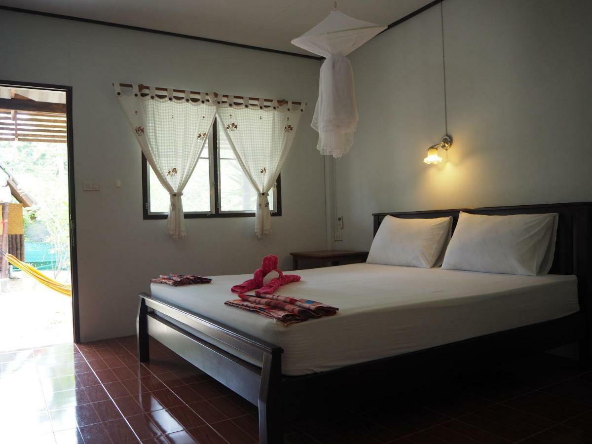 Bluesky Beach Bungalows Ko Lanta Екстериор снимка